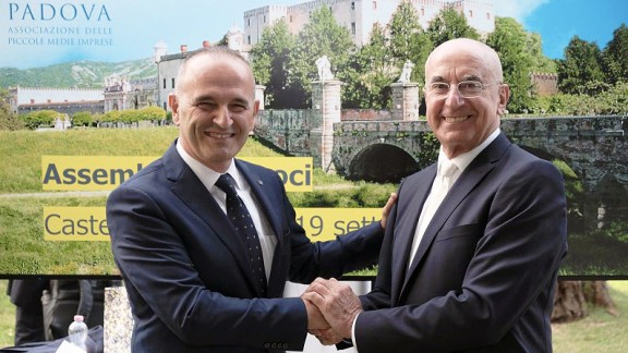 4c815c21 cfcb dc52 bcf9 dd0aa7f7ad49