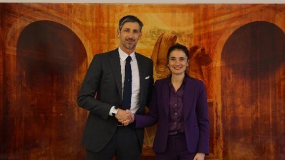 Ob54MwATHATu5a7dQJ8r detail