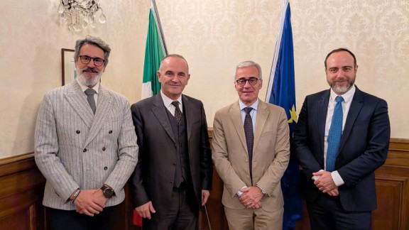 b86b2d5b f507 9797 f3ac e8592c877fea