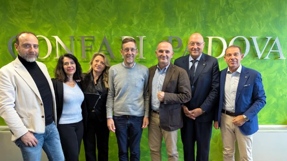 bfb11cb1 104e bc68 ed6c 08cd2d25ec28