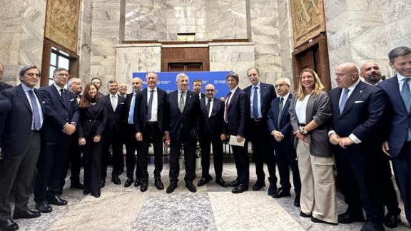 d77cc1f6 d60e 5cb9 ca99 489f40c42034