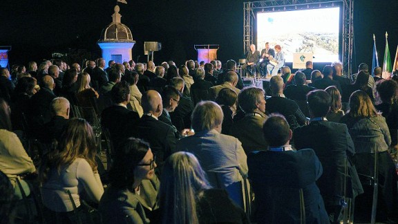 e4e3ef65 c9e4 72dc 4eea 4f38dc8a63c0