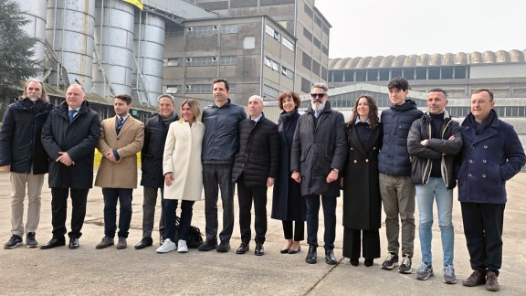 e9575442 fd19 5006 e06f b59261ff3003