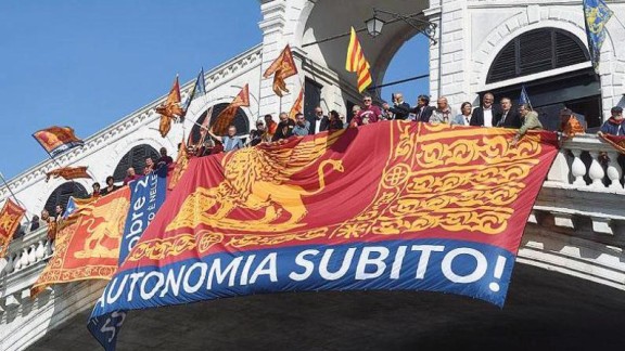 f8996807 6478 93e7 7a6d 5688051d8689