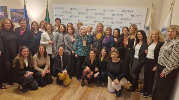 nNishttjr9BRaFdwZyzY detail