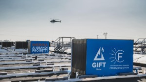 AL VIA A PADOVA LA POSA RECORD DELLA PRIMA COMUNITÀ ENERGETICA INDUSTRIALE: L’ENERGIA ARRIVA DAL CIELO CON L’ELICOTTERO 