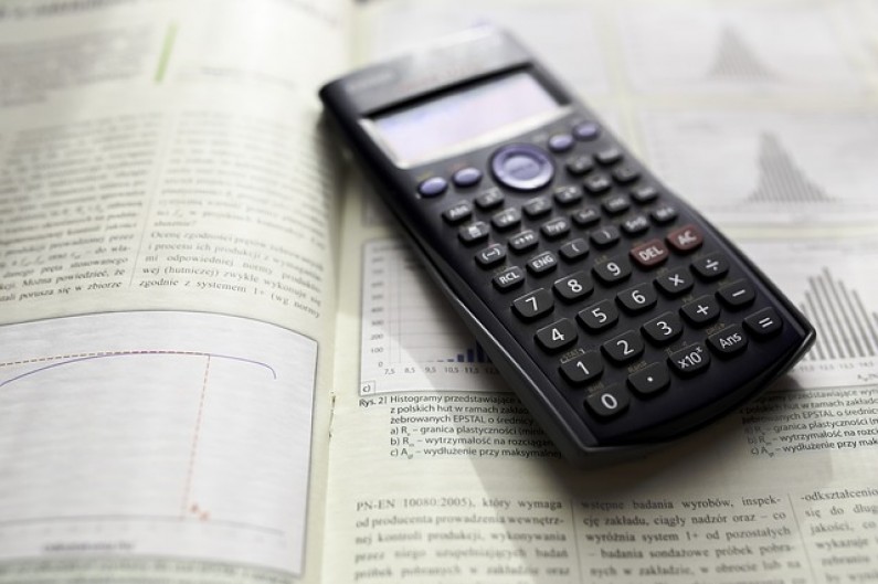 calculator-791831640.jpg